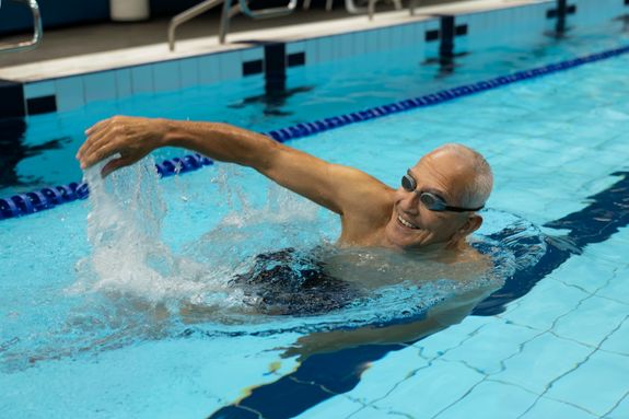 Learn to Swim with Confidence — Personalized Adult Swim Lessons Designed for You