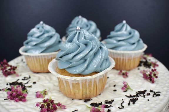 What flavors of custom cupcakes do you offer?
