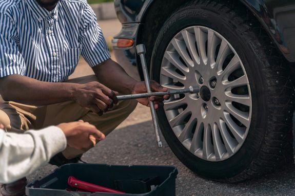 How can I schedule a service appointment with Mbhonoza Tyre Services?