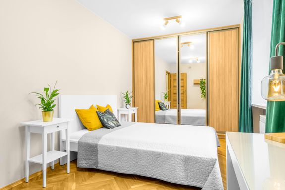 What amenities are provided at Triple F Bed & Breakfast?