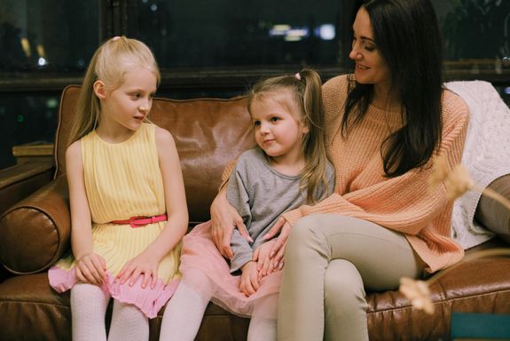 Can I customize the theme or colors of the ball pit?