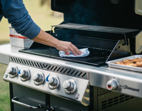 Tired of a Greasy, Gunky Grill That Ruins Your BBQ? Let GrillShine Pros Deliver a Deep, Spotless Clean You Can Trust