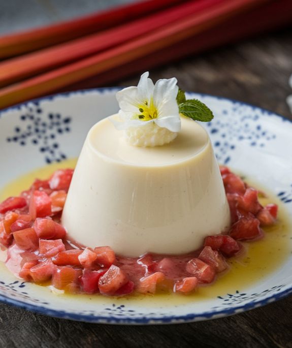 Vanilla Bean Panna Cotta with Rhubarb Compote