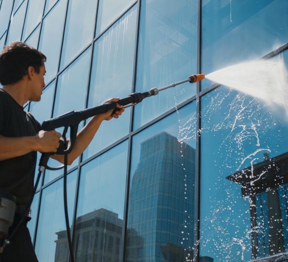 Transform Your Home or Business Today – Schedule Your Expert Pressure Washing Service in Houston