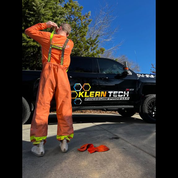 Reliable Scheduling & Clear Communication