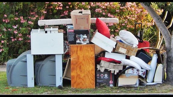 Experience the Stress-Free Way to Declutter Your Life