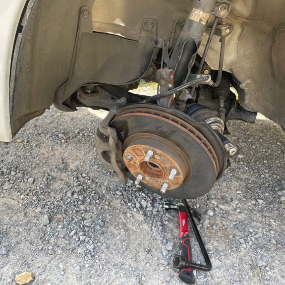 What services do you offer at Sollomen’s Mobile Mechanics & Hauling?