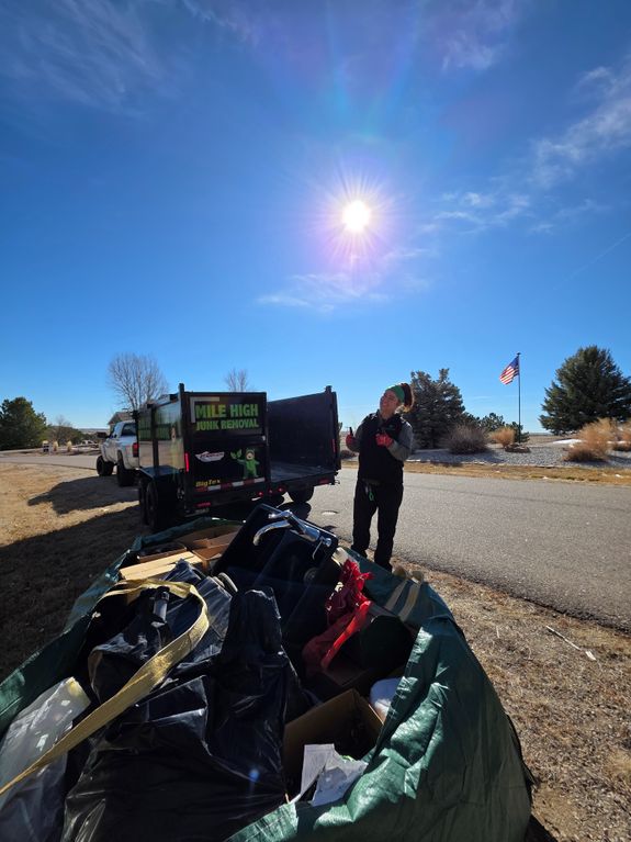 Fast and Friendly Junk Hauling Denver, CO