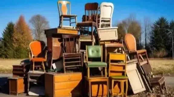 Reclaim your space in Kennewick with effortless furniture recycling.
