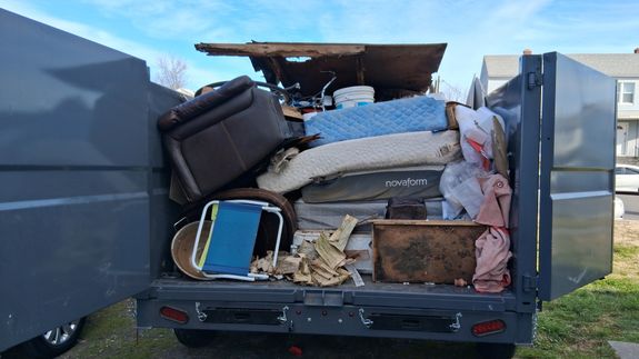 Reclaim your space in Kennewick with effortless furniture recycling.