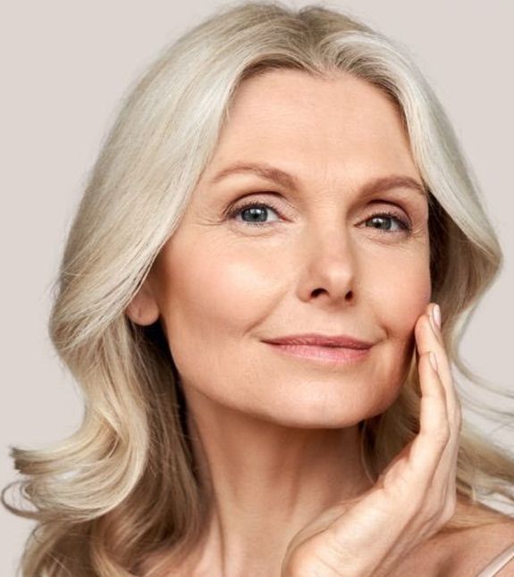 Minimizes Fine Lines and Wrinkles