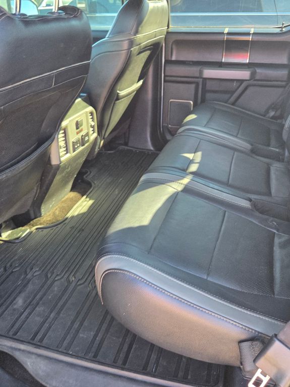 Expert Interior Shampooing Services