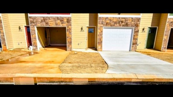 Don't Let Red Clay Mud Mar Your Home in Carnesville.