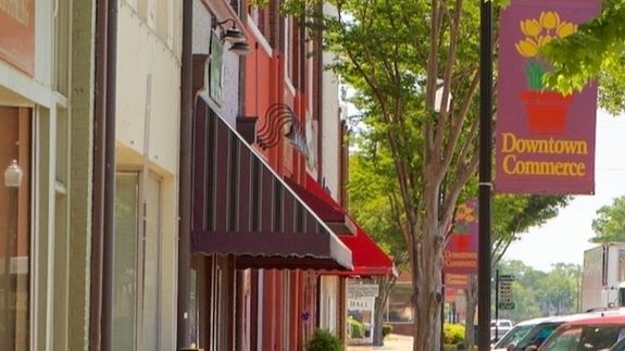 Restore Your Home's Shine with Ease in Carnesville
