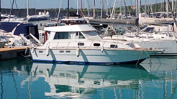 Noleggio barca a Bocca di Magra (Sp) e sali a bordo di Alma