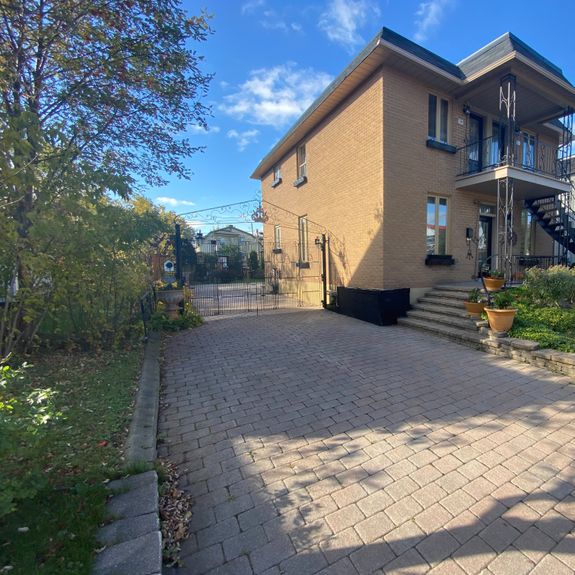 Comment puis-je demander un Rapport d’Analyse du Marché ?