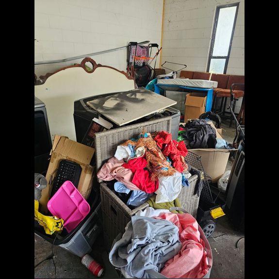 How do I schedule a junk removal service?