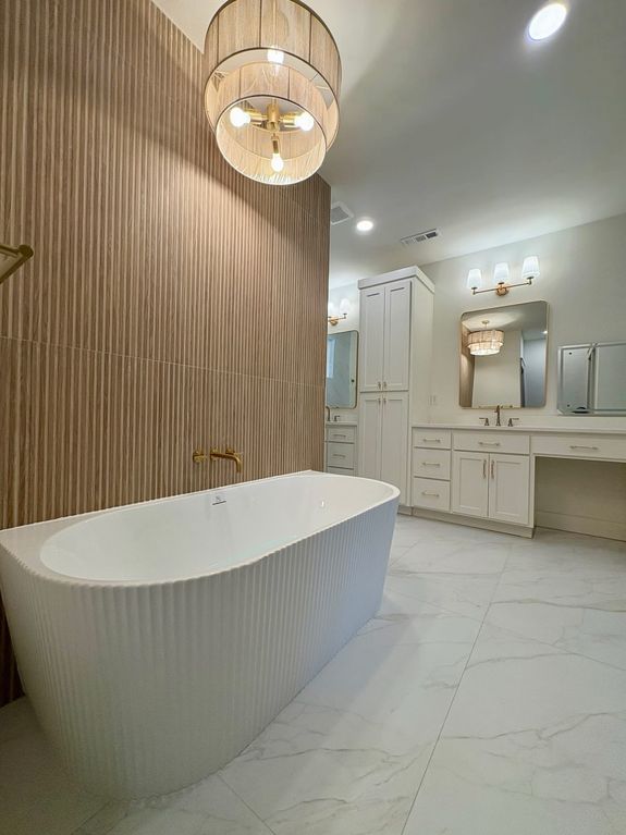 What steps are involved in the custom home building process?