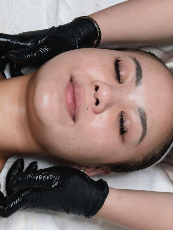 Soothes Sensitive or Post-Treatment Skin