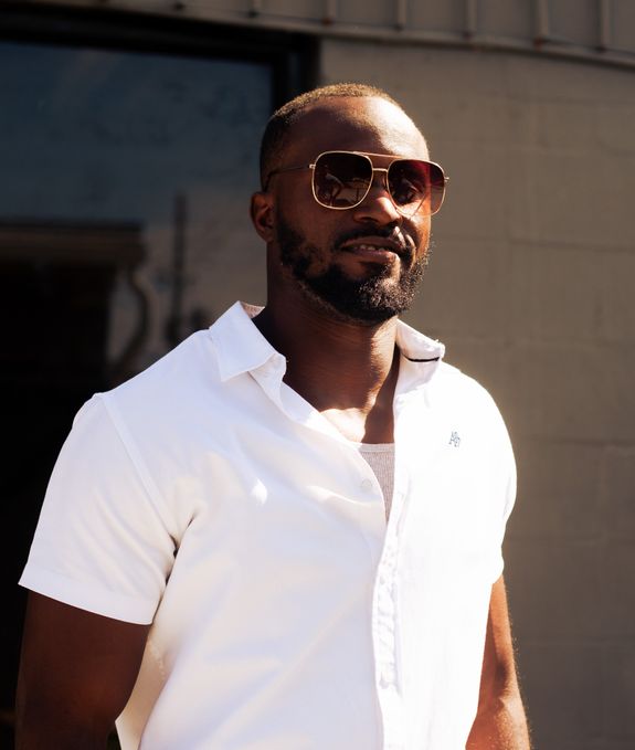 What is included in a portrait session?