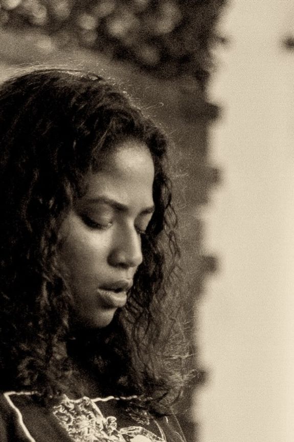 How long does a portrait session typically last?