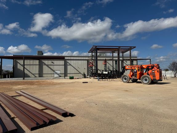 Transform your commercial vision in Central Texas.