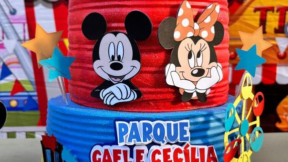 3-layer Cake With Flowers