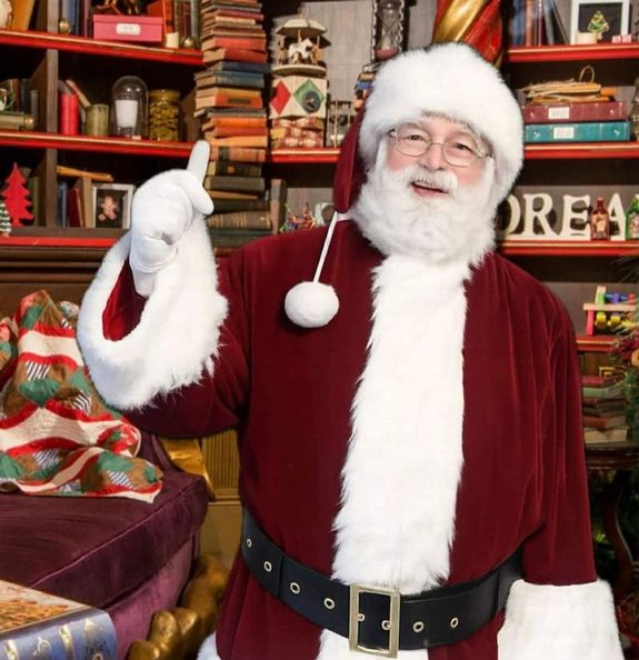 A Classic Real-Beard Santa for Premium Holiday Events