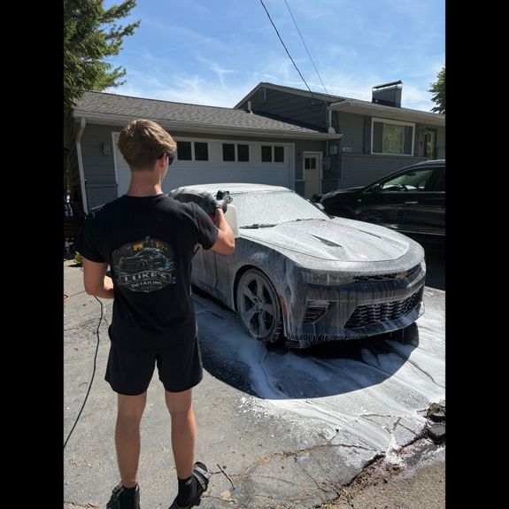 Is it necessary to remove personal items from my vehicle before the detailing service?
