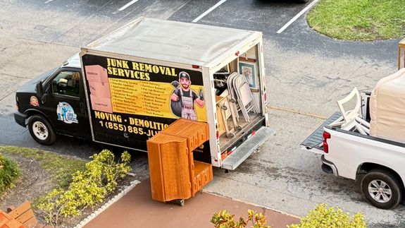 Declutter your Miami home in a flash.