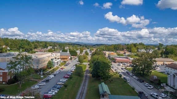 Make junk disappear in Blue Ridge, VA.
