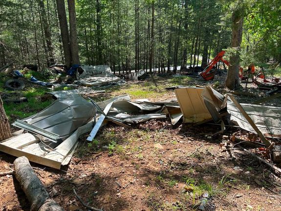 What types of junk removal services do you provide in Fincastle, VA?
