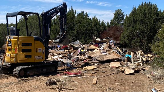 Discover the Clear Choice for Junk Removal in Albuquerque, Santa Fe, Bernalillo, Rio Rancho, and surrounding New Mexico Communities!