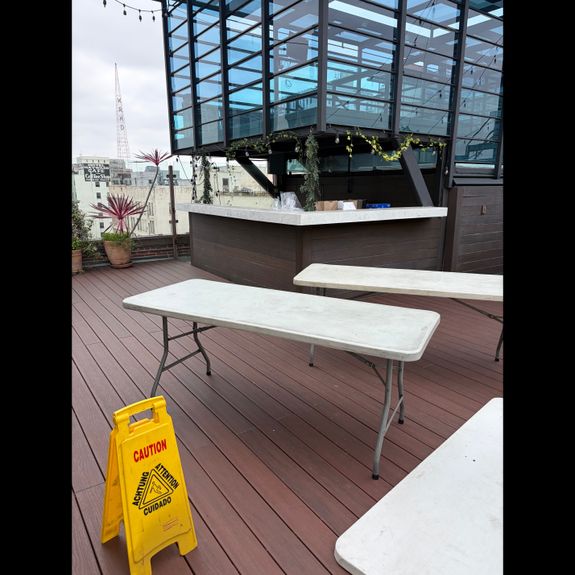Can I customize my table arrangement?