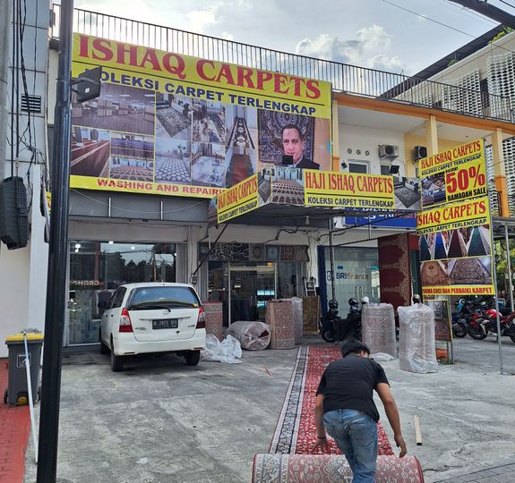 Discover Premium Carpets at Haji Ishaq Carpets Fatmawati & Serang