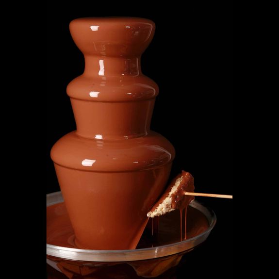 Is the chocolate fountain easy to set up and clean?