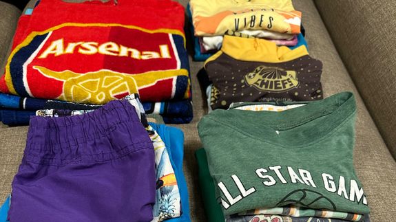 Blue Textile on Gray Round Frame