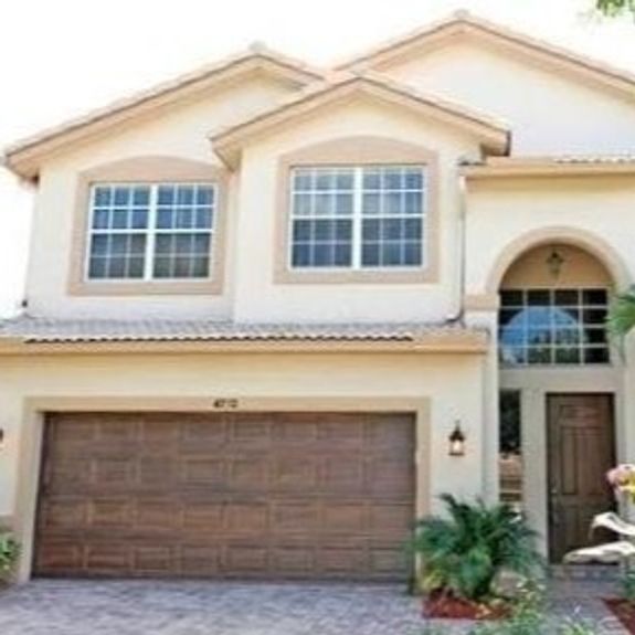 What are the benefits of blown fiberglass insulation?