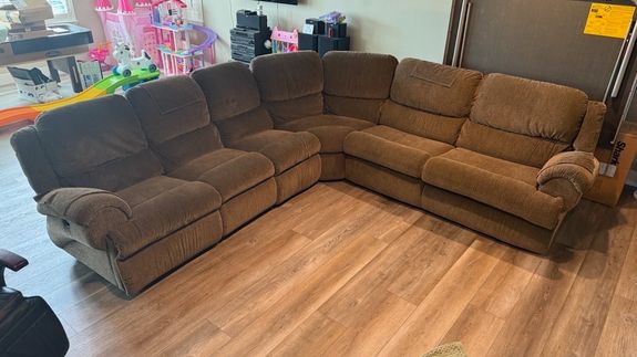 Eliminate Old Furniture Fast and Stress-Free in Reno, NV