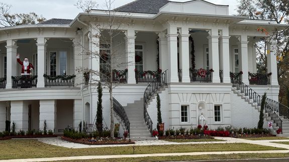 Transform Your Outdoor Space Effortlessly.