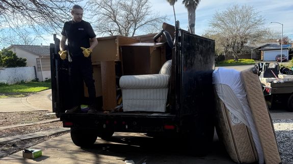 Junk Removal & Debris Hauling in Sacramento CA — Fast & Affordable