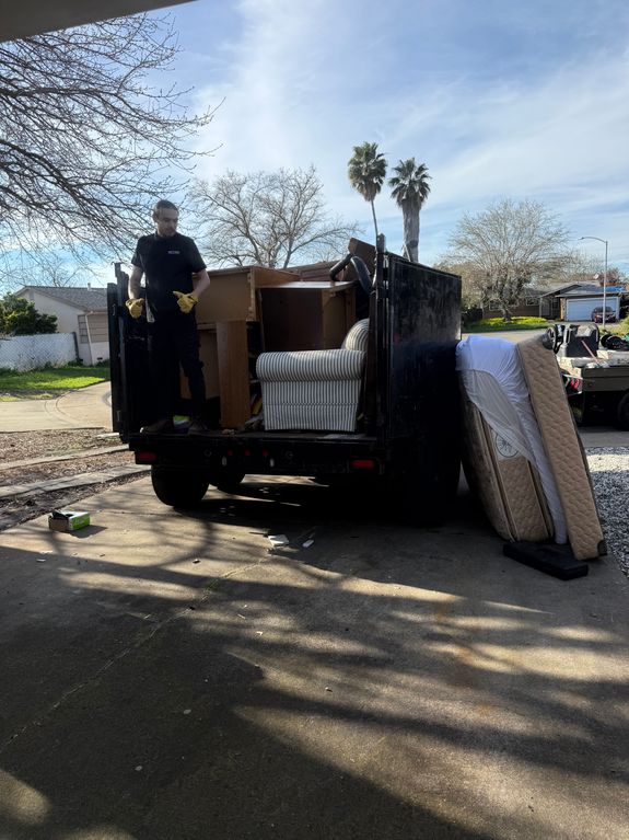Full-Service Junk Removal in Sacramento & Nearby Cities